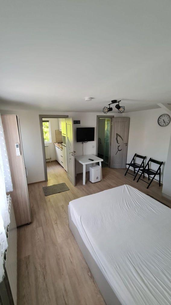 Inchiriez garsoniera