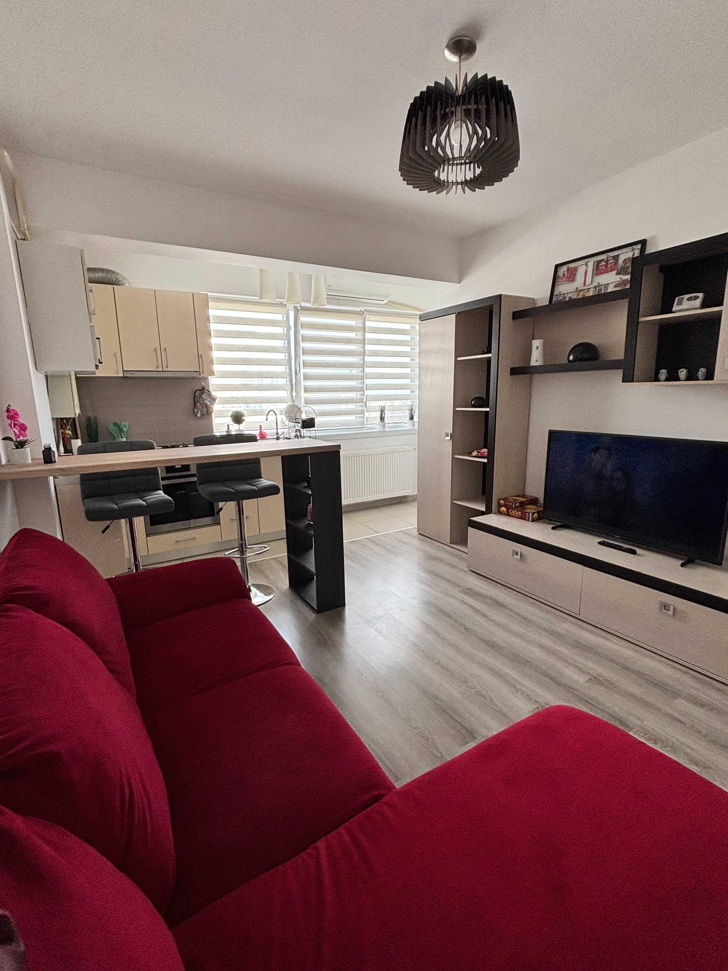 Inchiriez garsoniera studio (2 camere), 37mp, lift, M Apărătorii Patr.