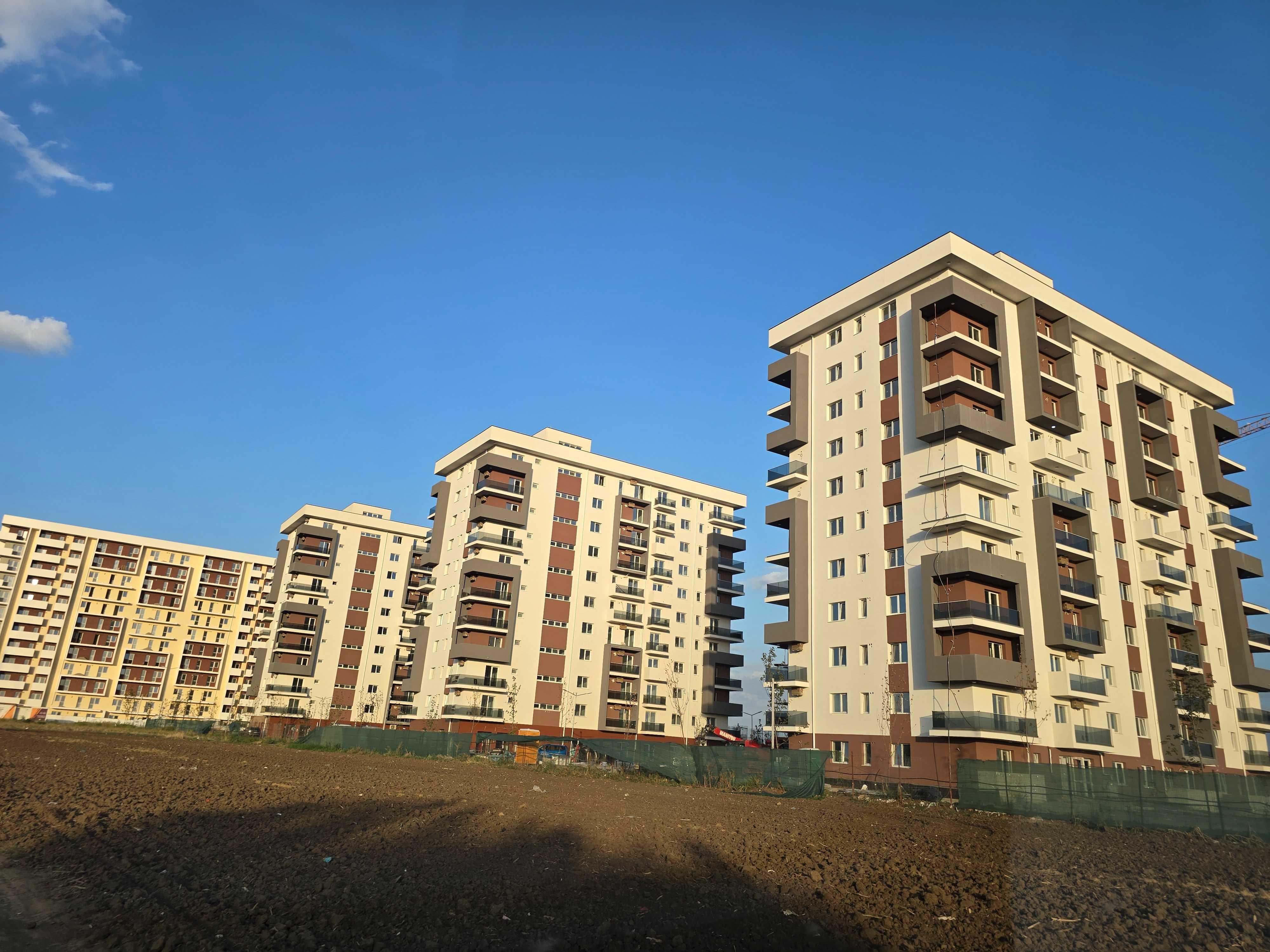 De vanzare 20000 mp intre  METRO Berceni si Kristal Residence.