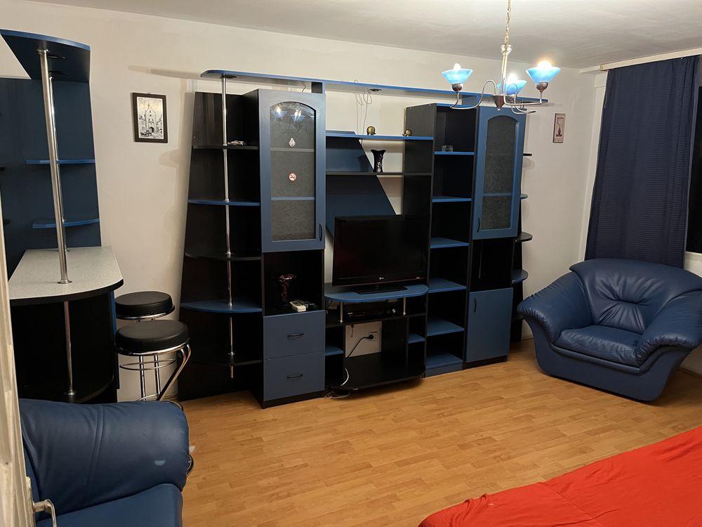 Apartament 3 camere decomandat 5 minute de metrou Valea Ialomitei