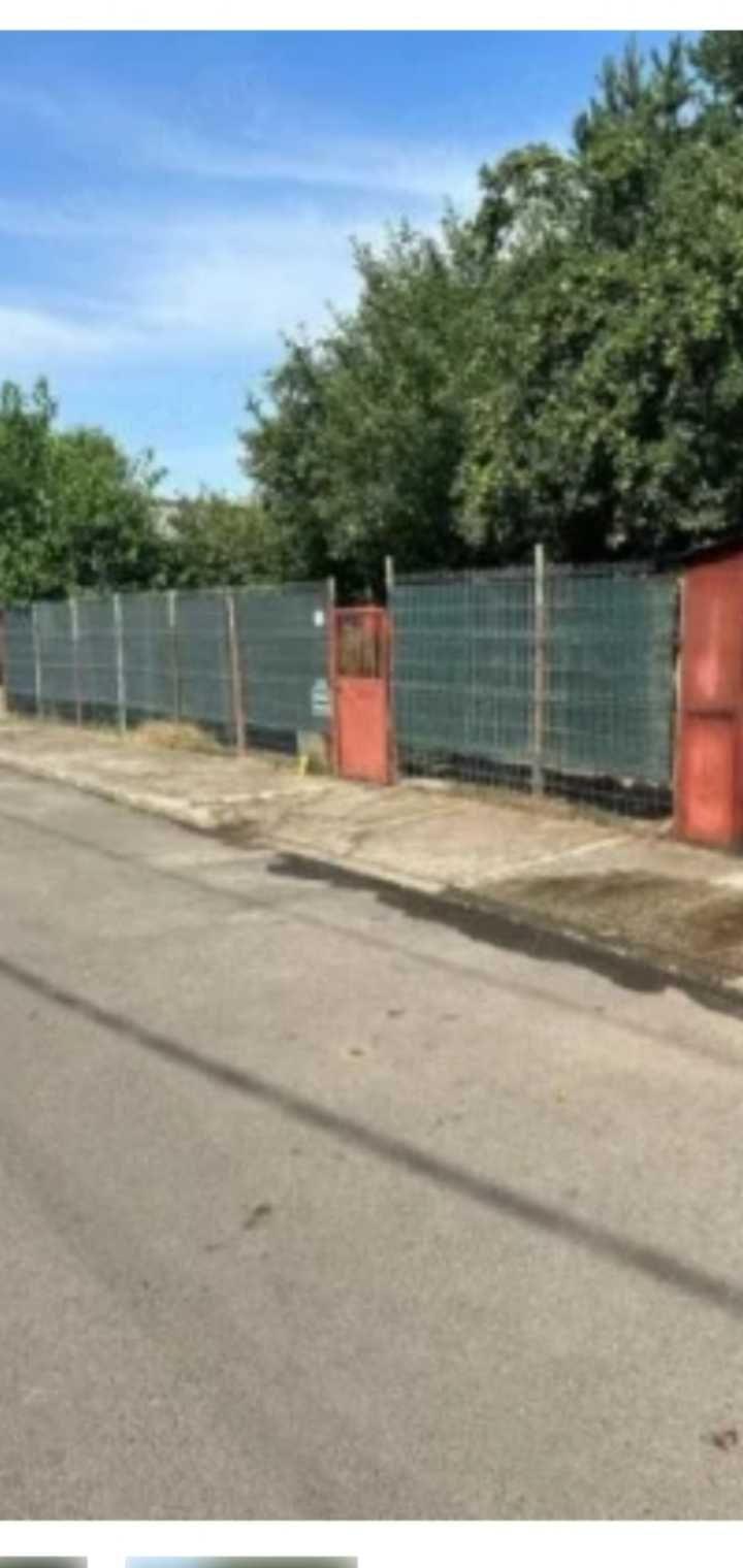 Vand casa la curte,zona liniștită. - imagine 1