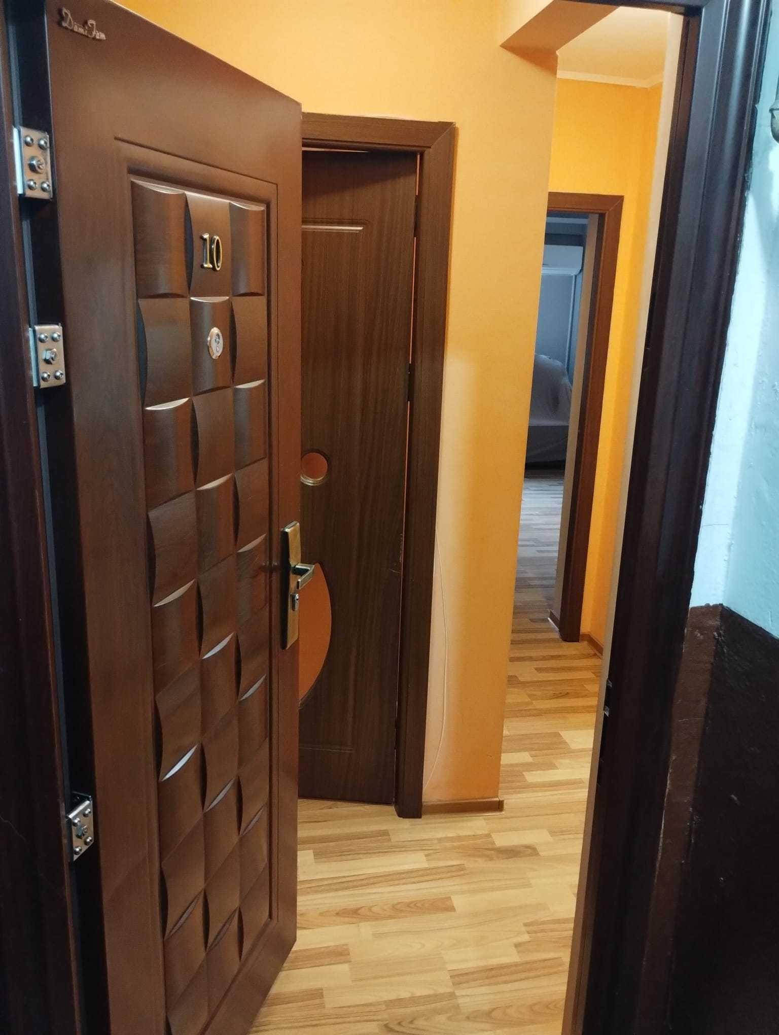 Apartament cu doua camere de inchiriat (piata Războieni) - imagine 1
