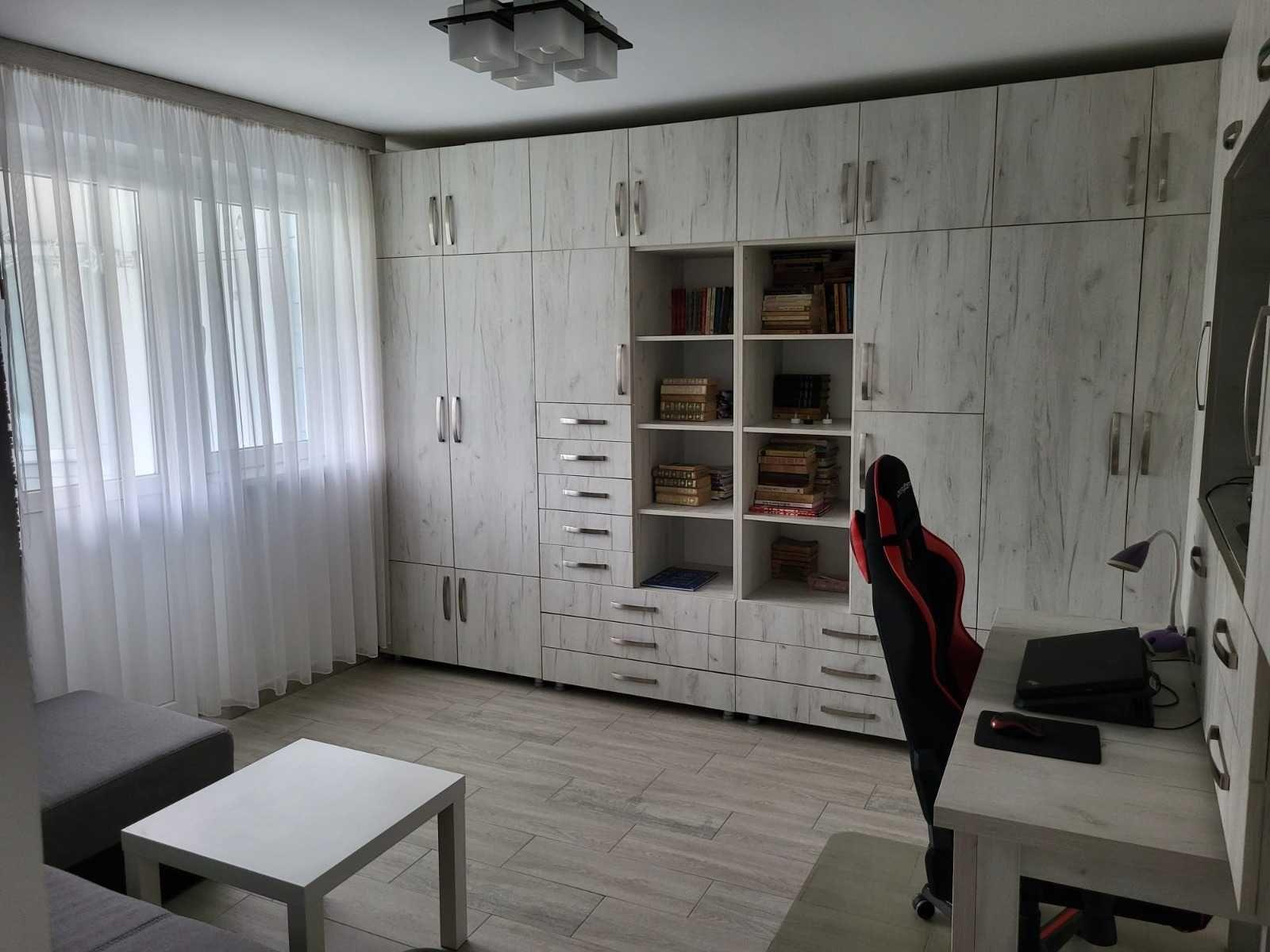 De vanzare apartament cu 2 camere decomandat - imagine 1