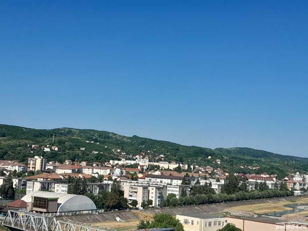 Schimb (vând) apartament 4 camere Rm. Vâlcea cu București - imagine 1