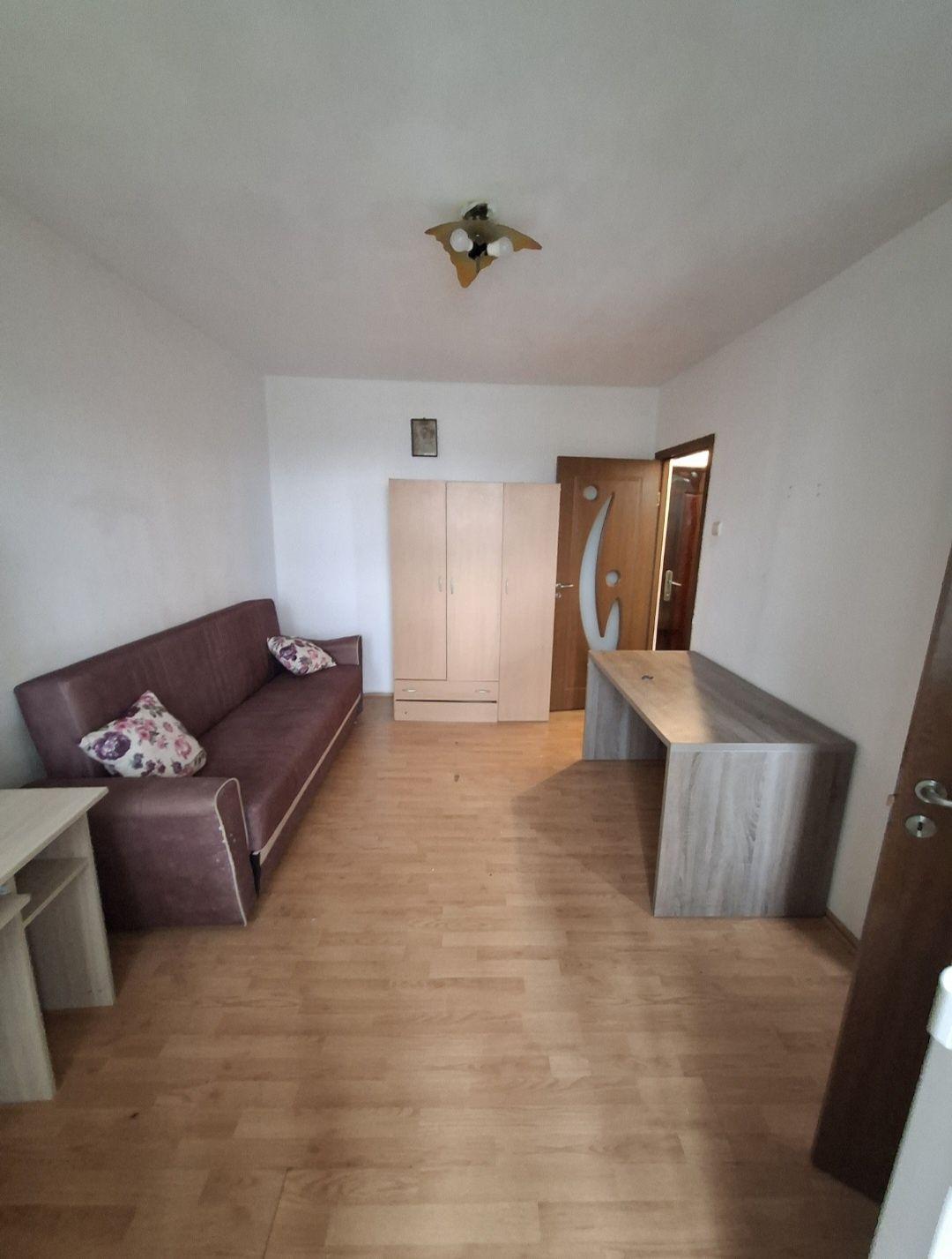 Garsonieră Tatarasi str.Eternitare bloc de apartamente