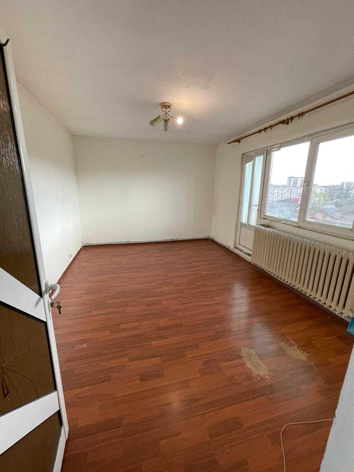 Apartament 3 camere decomandat Cantemir-Podu de Piatra