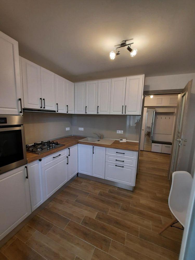 De inchiriat Apartament cu 3 camere - Nicolina 2 - imagine 1