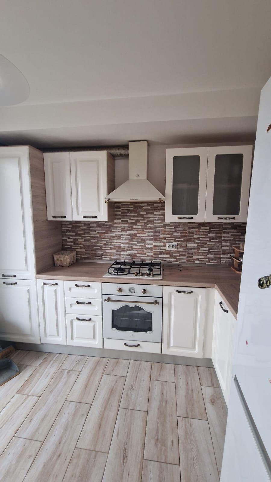 Închiriez apartament - imagine 1