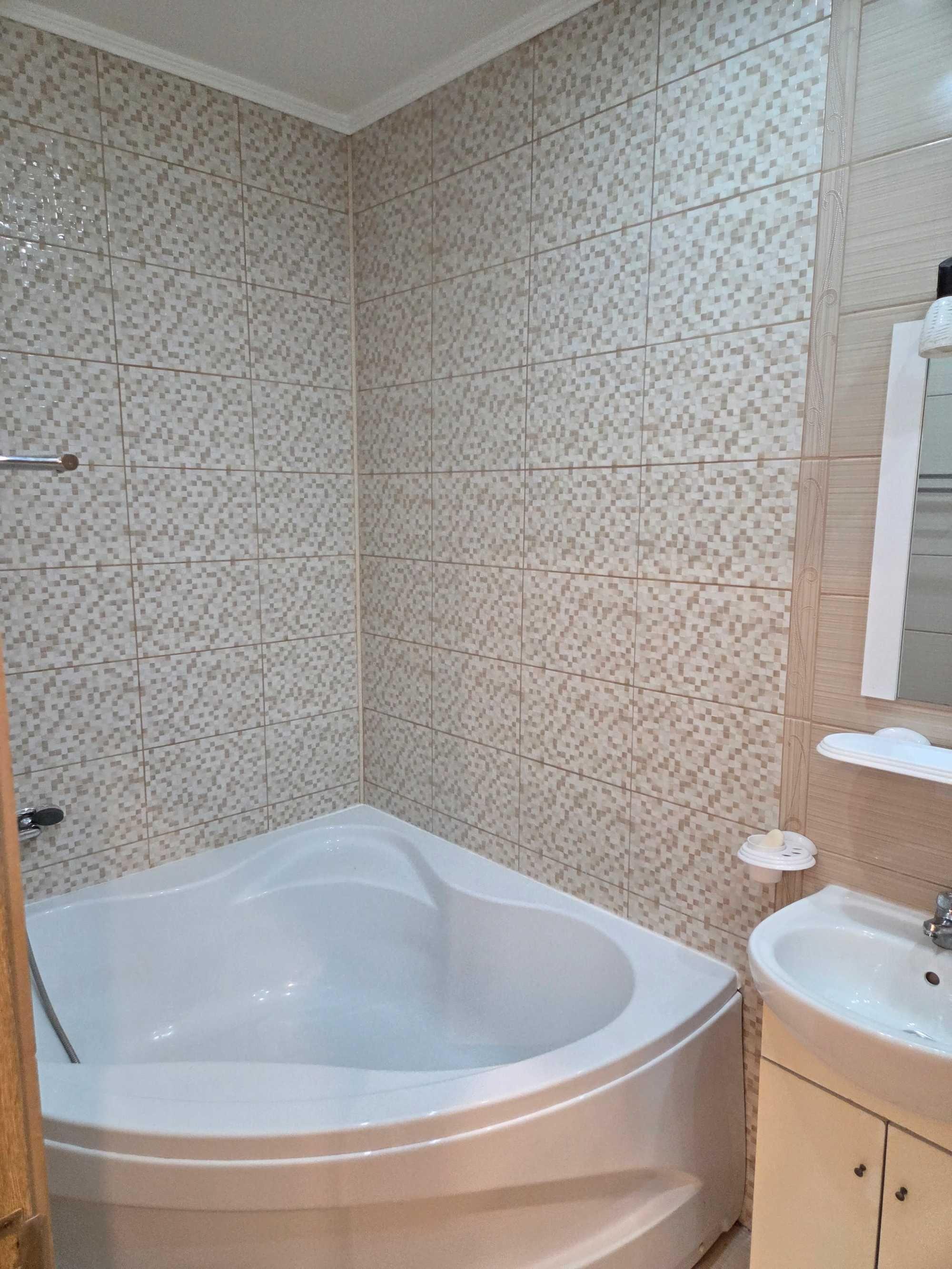 apartament 3 camere renovat nou foarte spatios - imagine 1