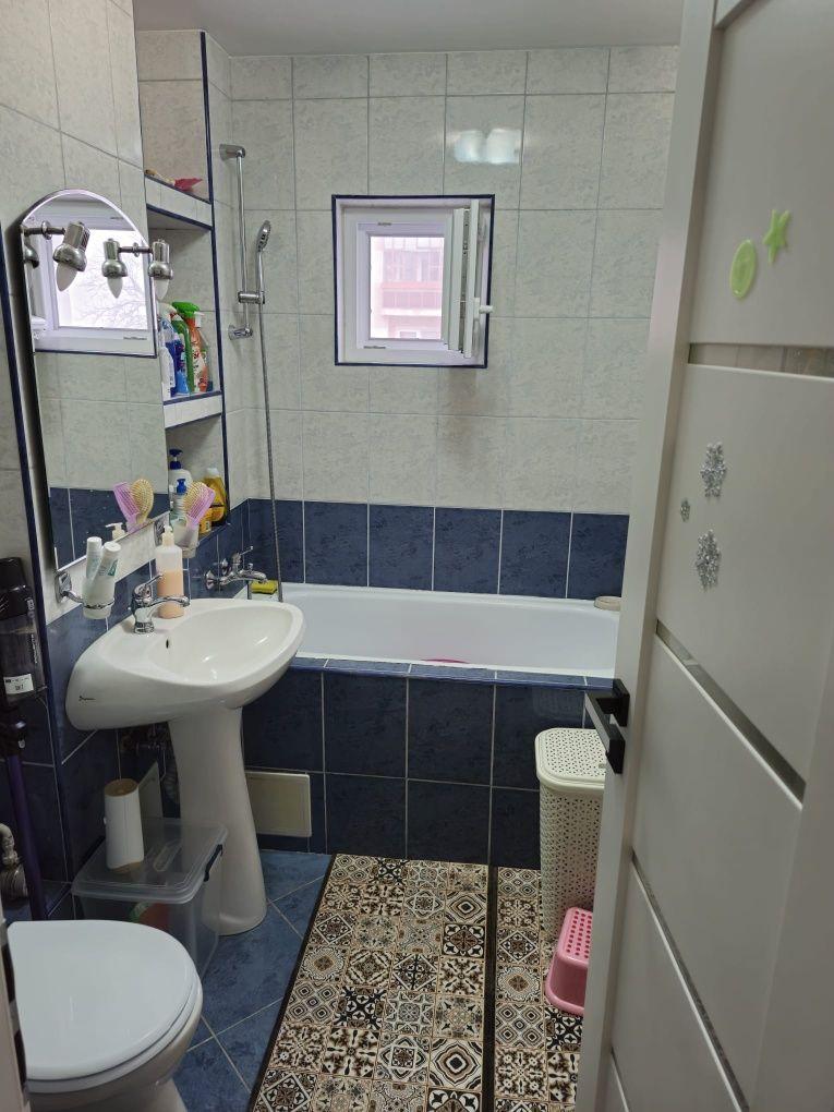 Vand apartament 2 camere - imagine 1