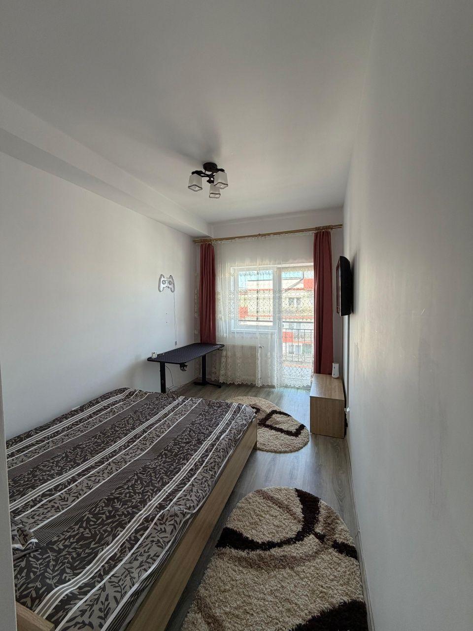 Inchiriez apartament