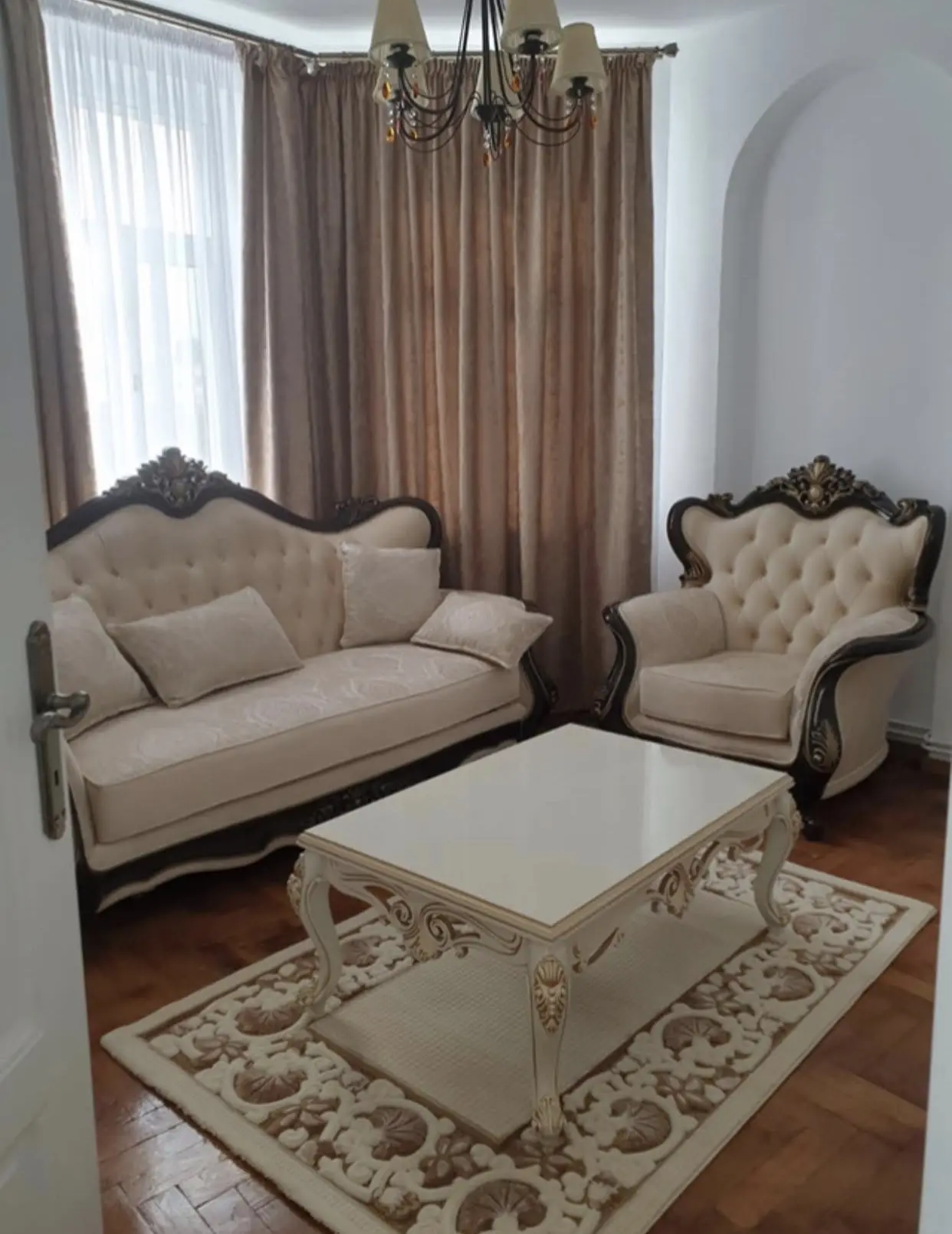 Apartament ultracentral, lângă primăria Craiova