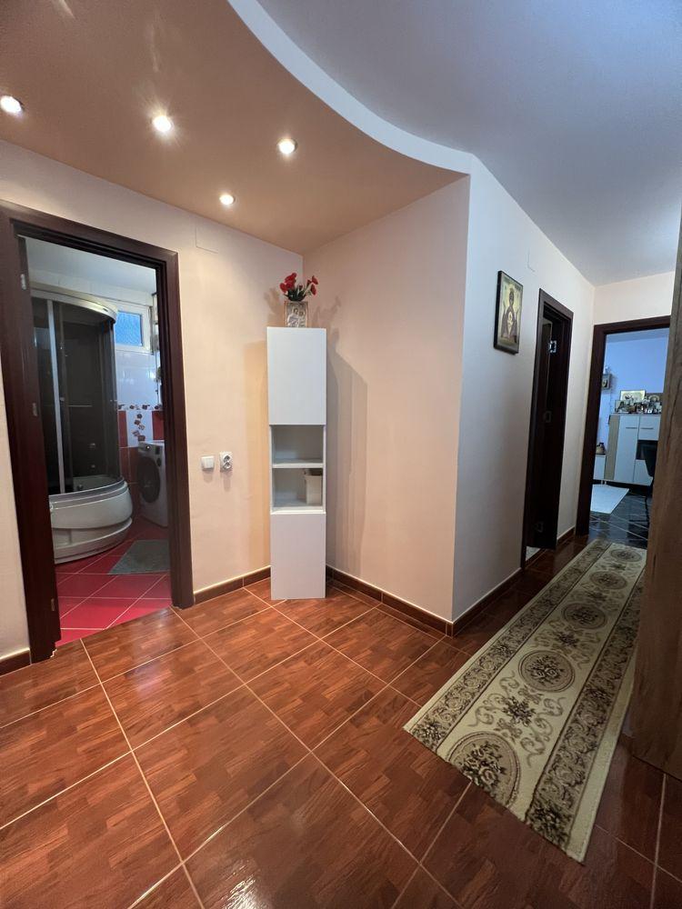 Vand apartament 2 camere - imagine 1