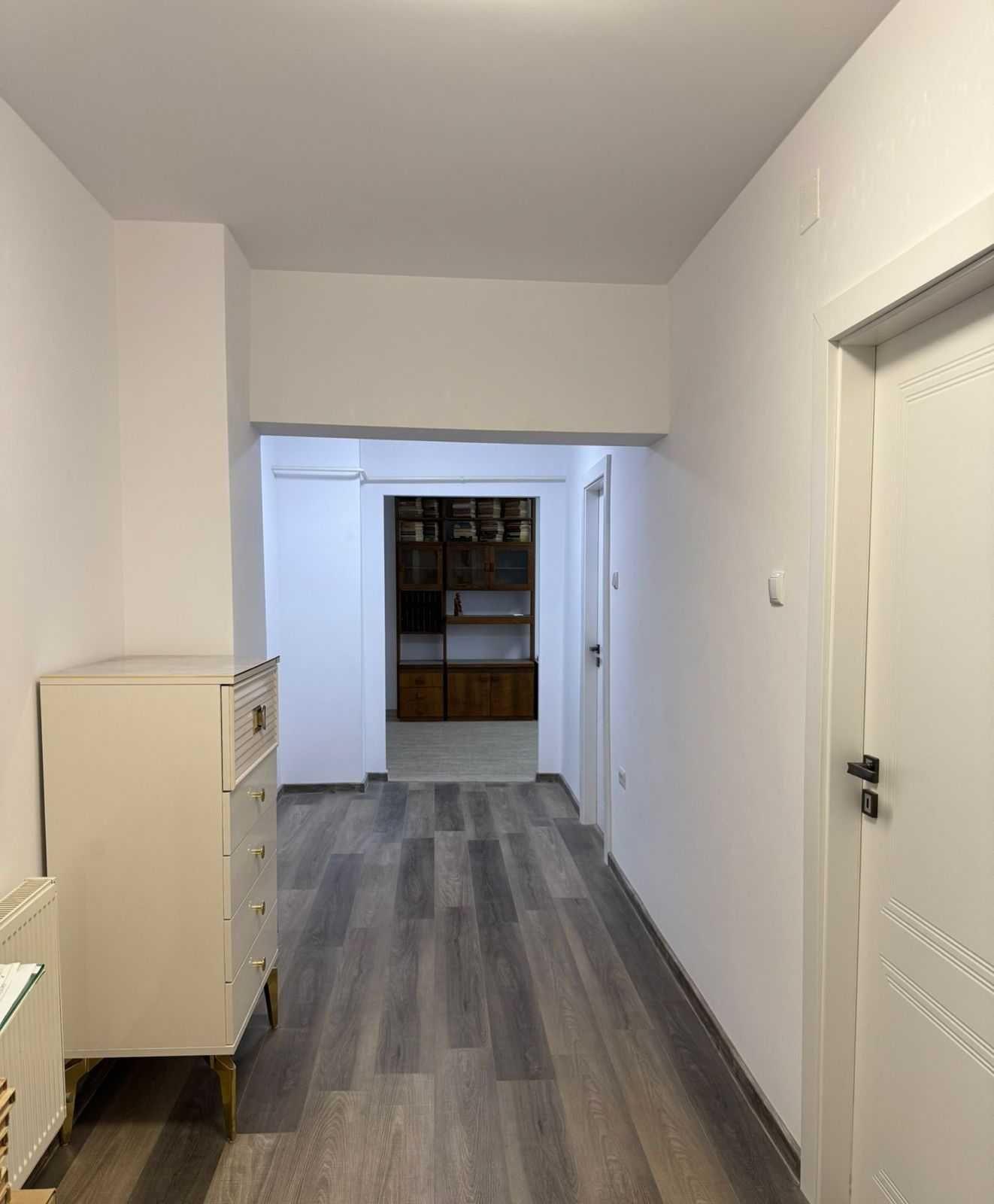 Apartament 3 camere de închiriat – Calea Romanului, Piatra Neamț | 96 mp | Prima închiriere