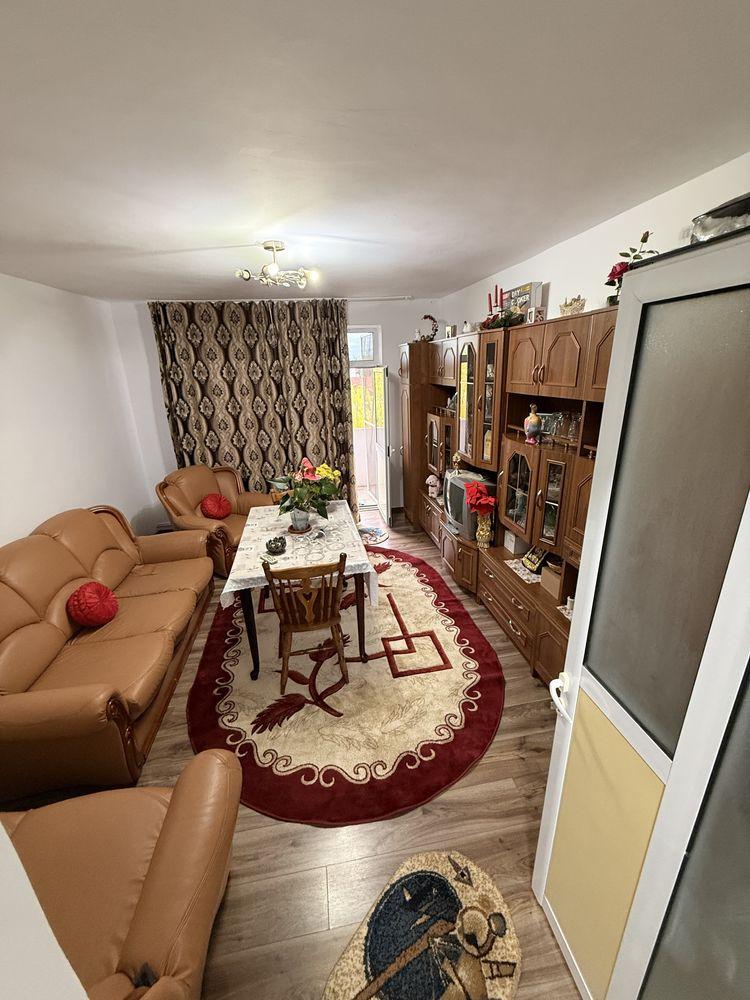 Apartament cu 3 camere - imagine 1