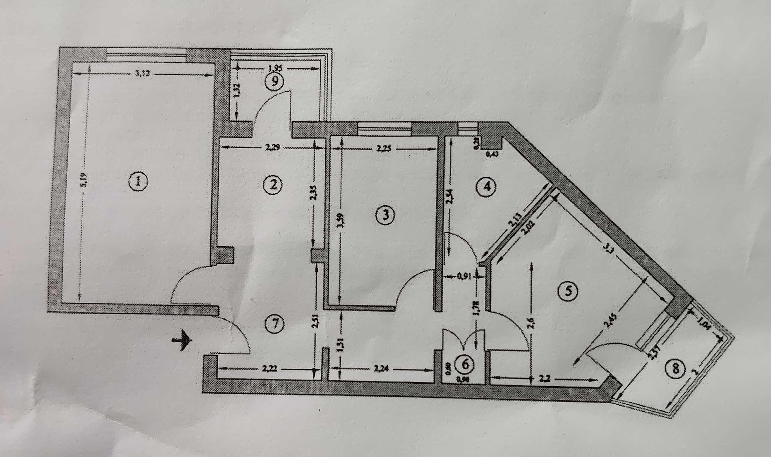 Vând apartament cu 3 camere decomandat - imagine 1