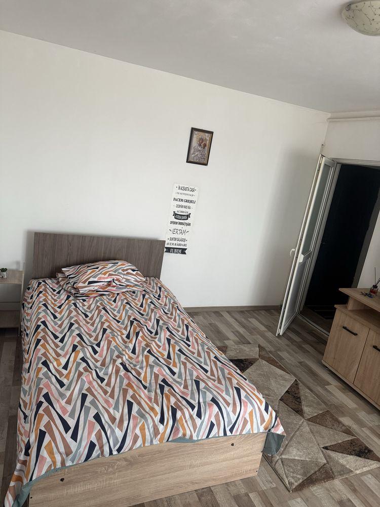 Închiriez garsonieră 180 lei pe zi - imagine 1