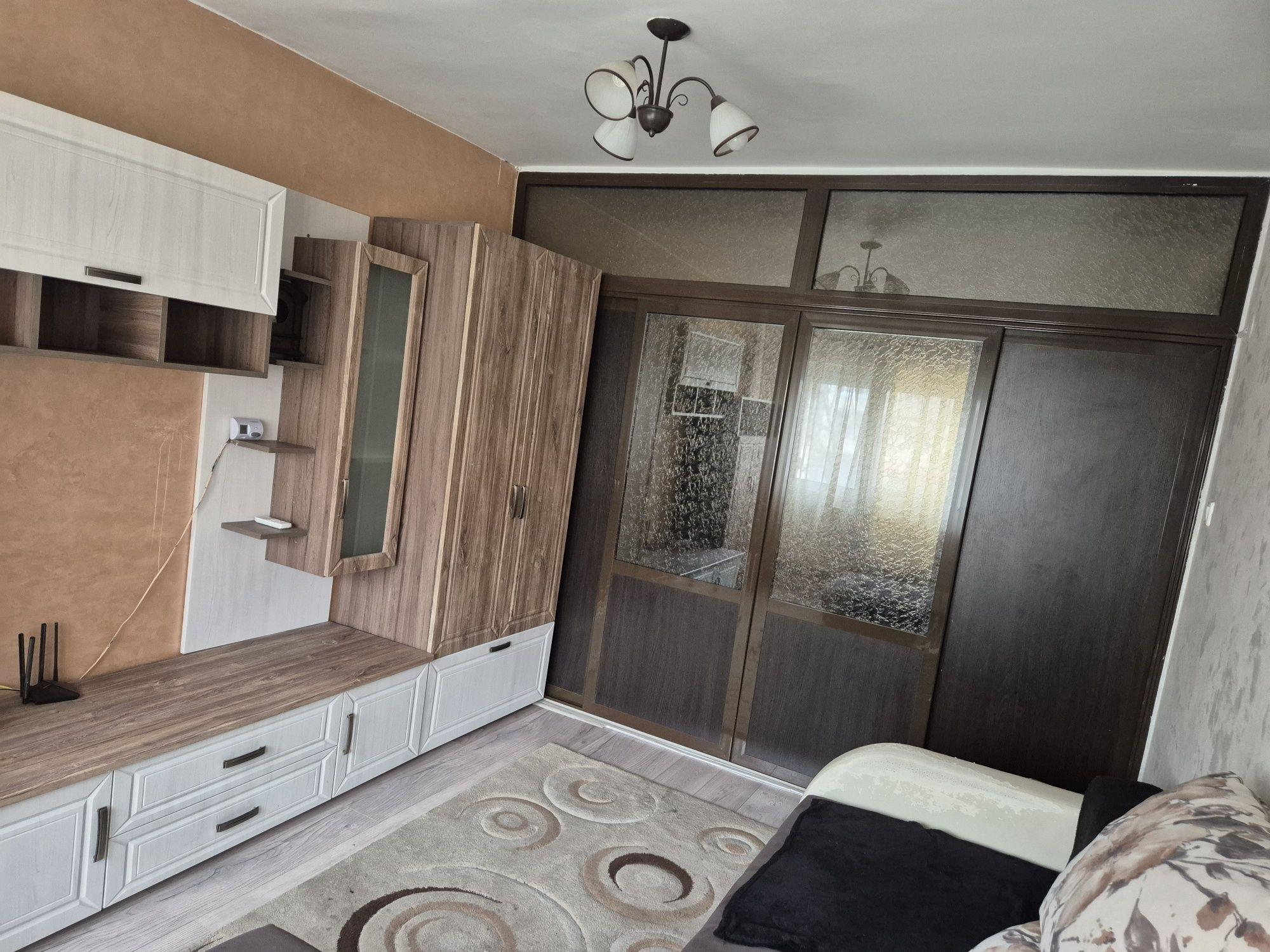 Inchiriez apartament doua camere - imagine 1