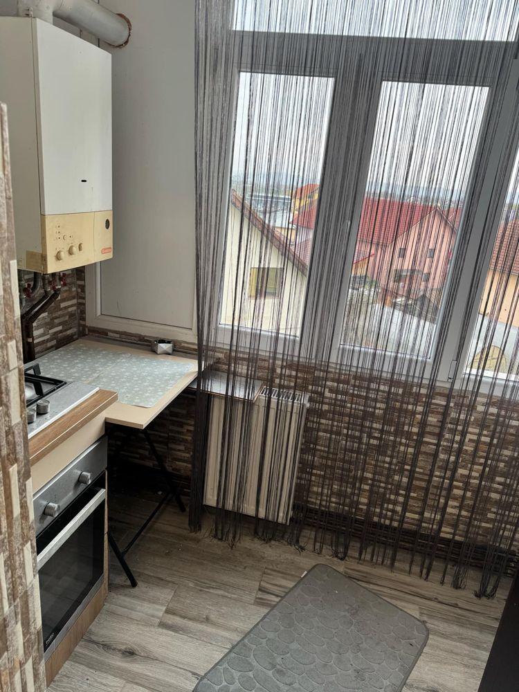 Inchiriez apartament 2 camere,strada revolutie in spate la banatim. - imagine 1