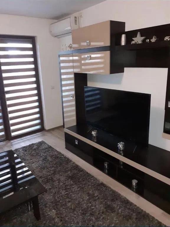 Inchiriez apartament de LUX in bloc NOU ULTRACENTRAL cu loc de parcare