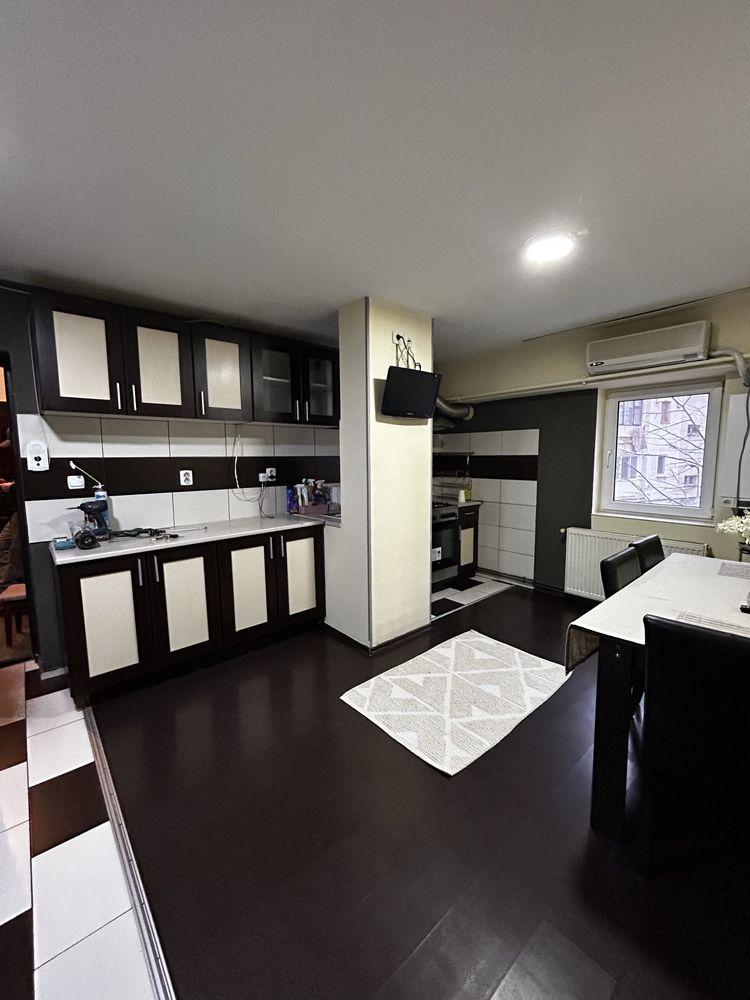 Apartament 3 camere - imagine 1