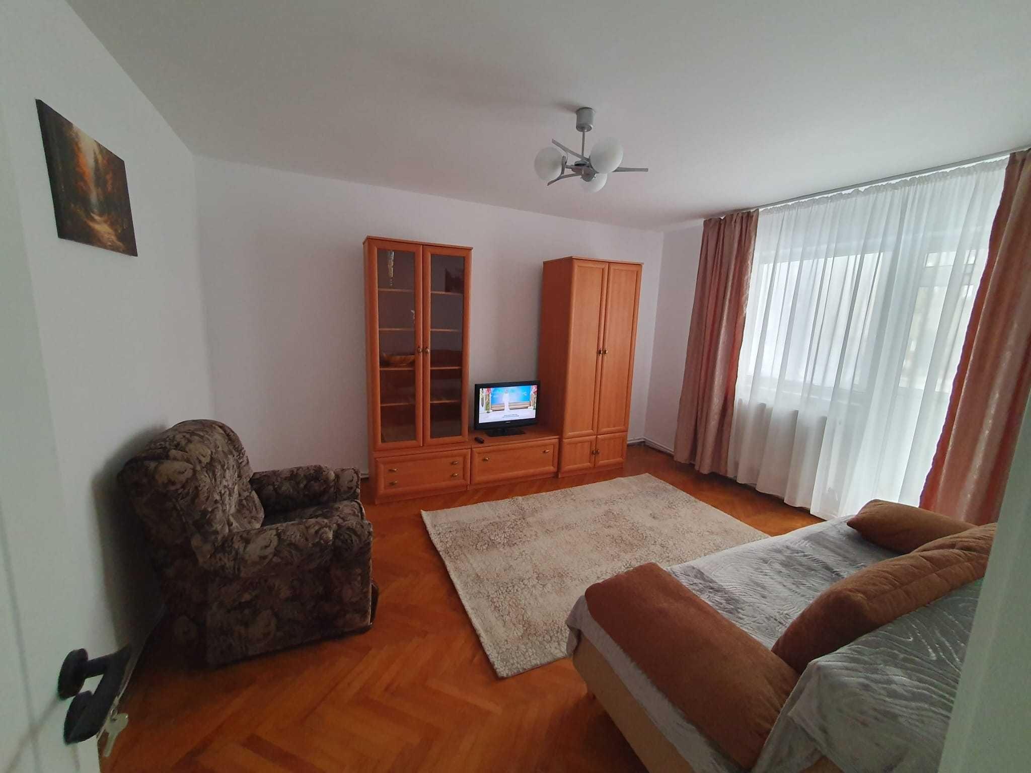 Inchiriez apartament  3 camere/UNIRII - imagine 1