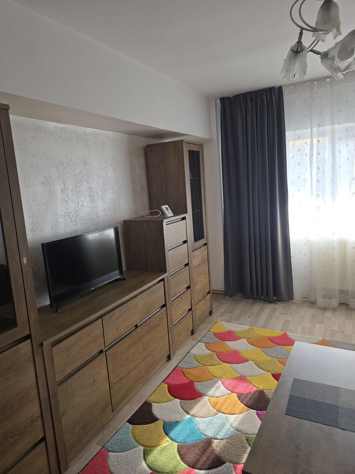 Apartament cu 3 camere de închiriat - imagine 1