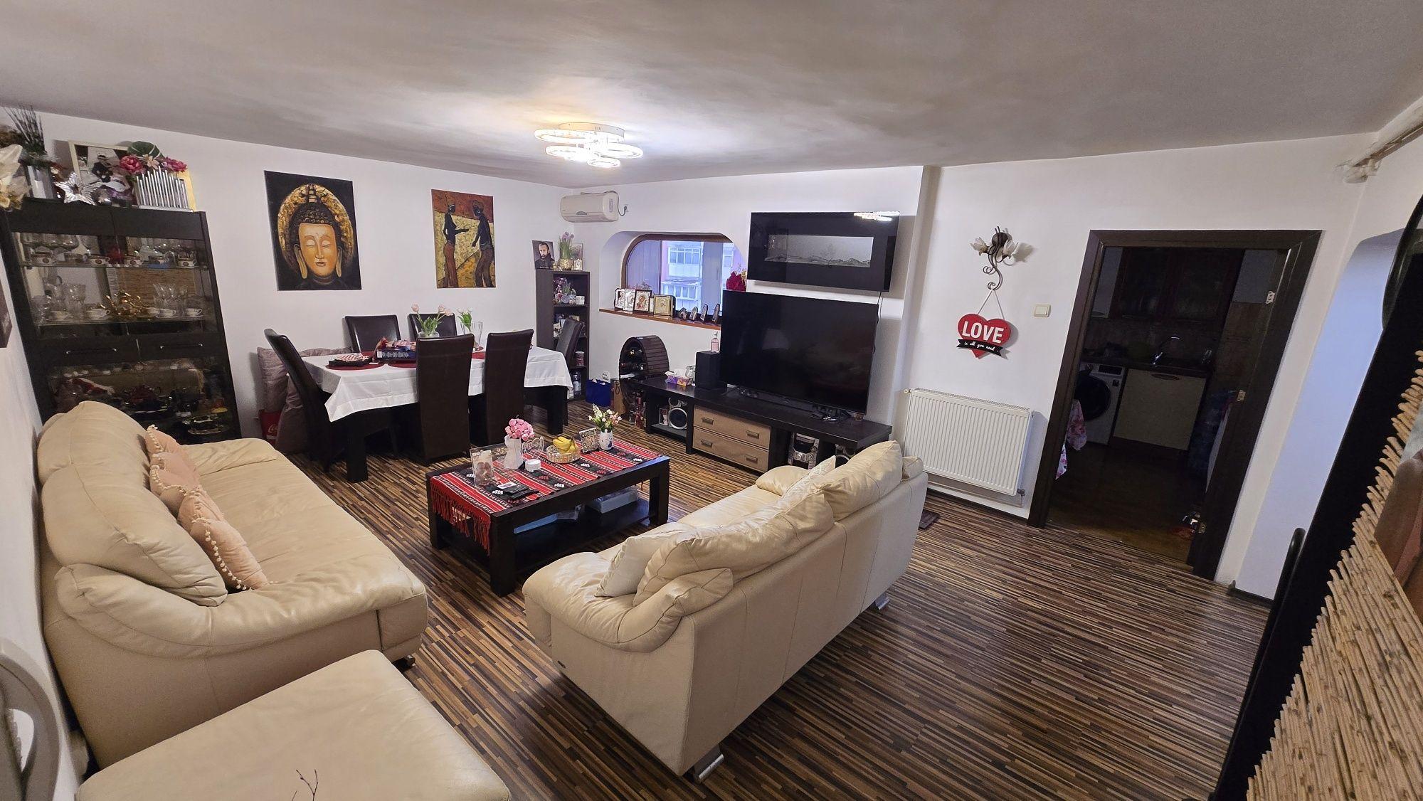 Apartament 3 camere spațios - imagine 1