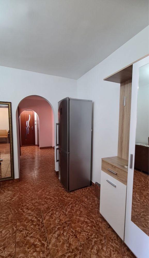 Apartament 3 camere decomandat Micro 12-proprietar - imagine 1