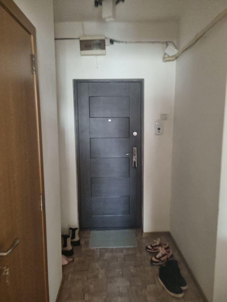 Închiriez apartament - imagine 1