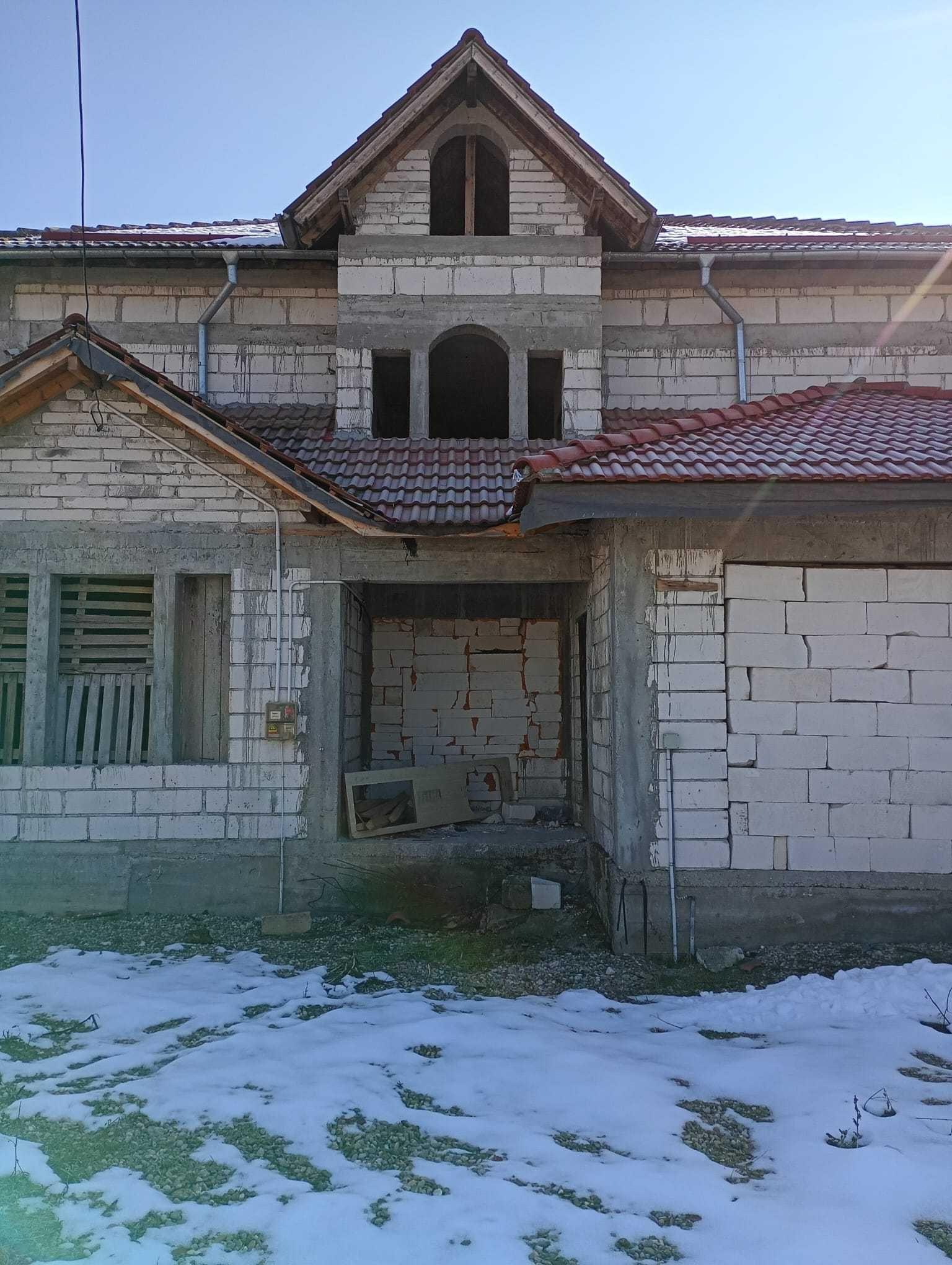 Casa de vanzare cu etaj si mansaeda. - imagine 1