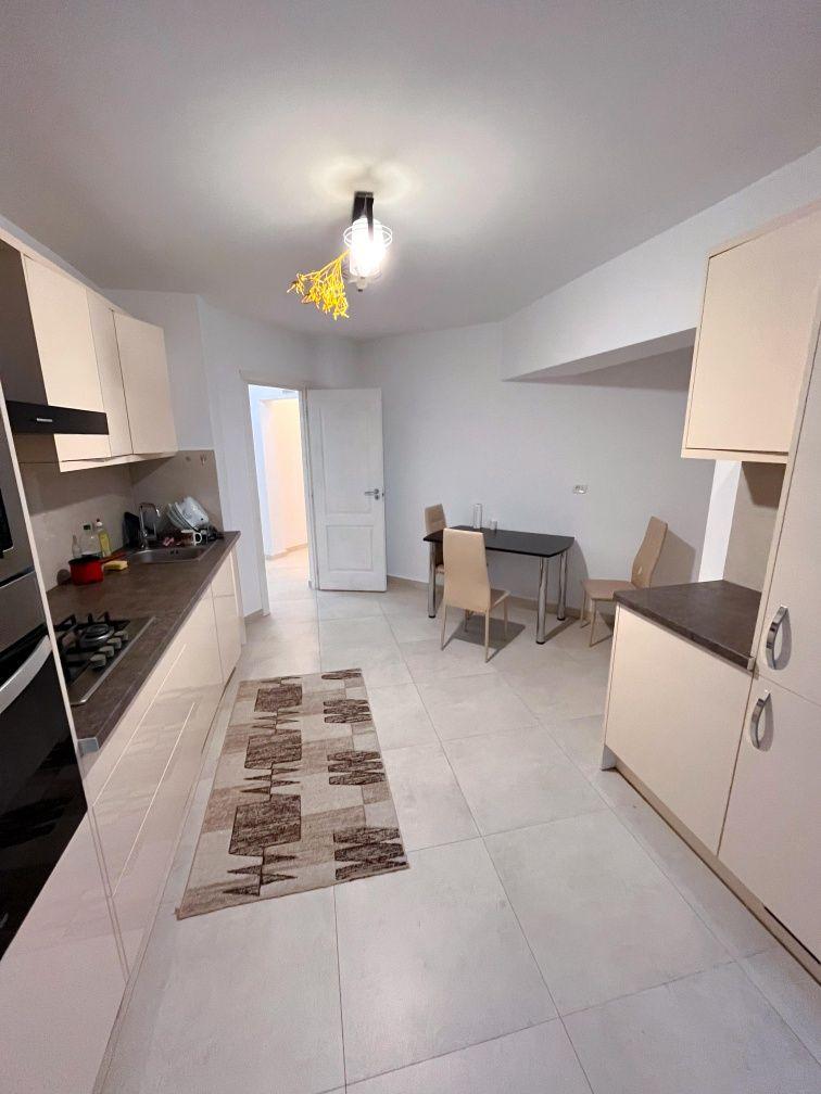 Vand apartament cu 2 camere strada 21 decembrie