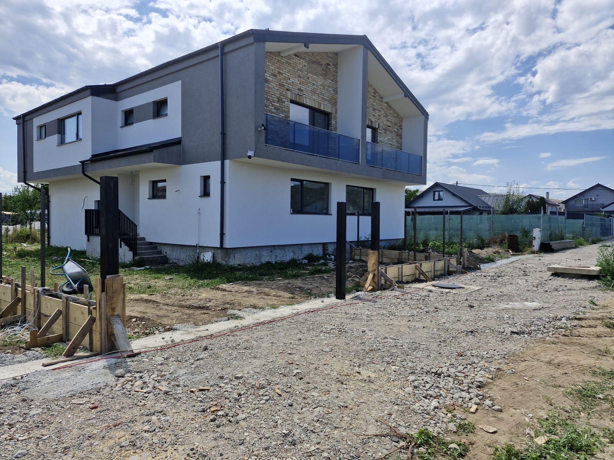Vând Duplex Jucu de Mijloc - imagine 1