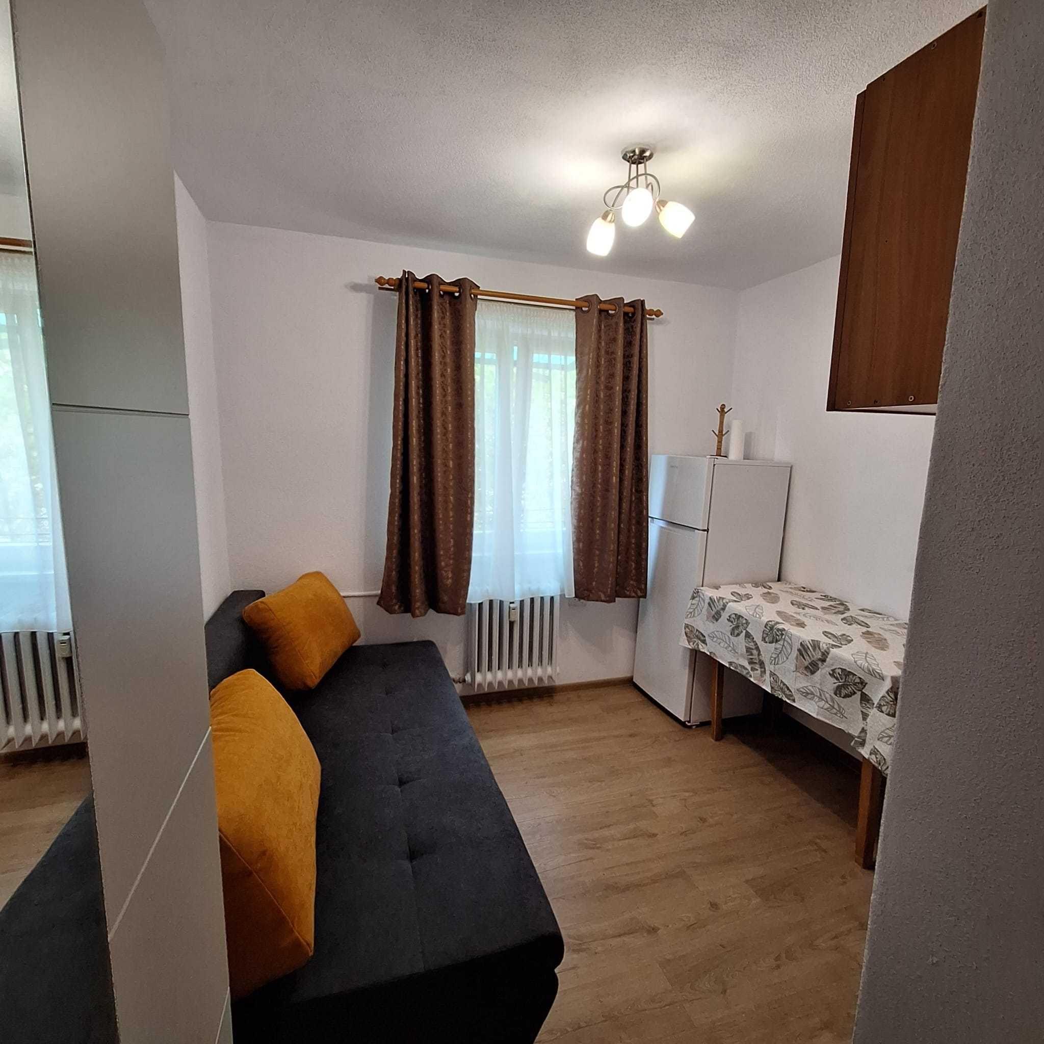 Garsonieră 12 mp de închiriat – mobilată și utilată – Ghiorgheni