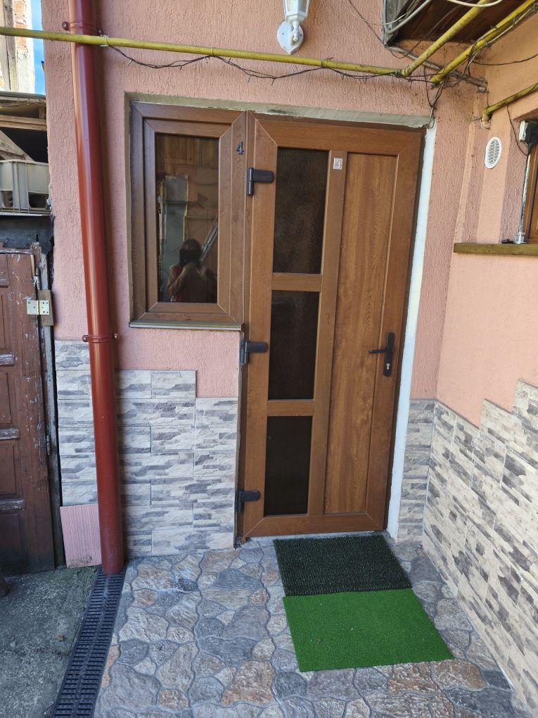 Închiriez apartament o camera  la casa