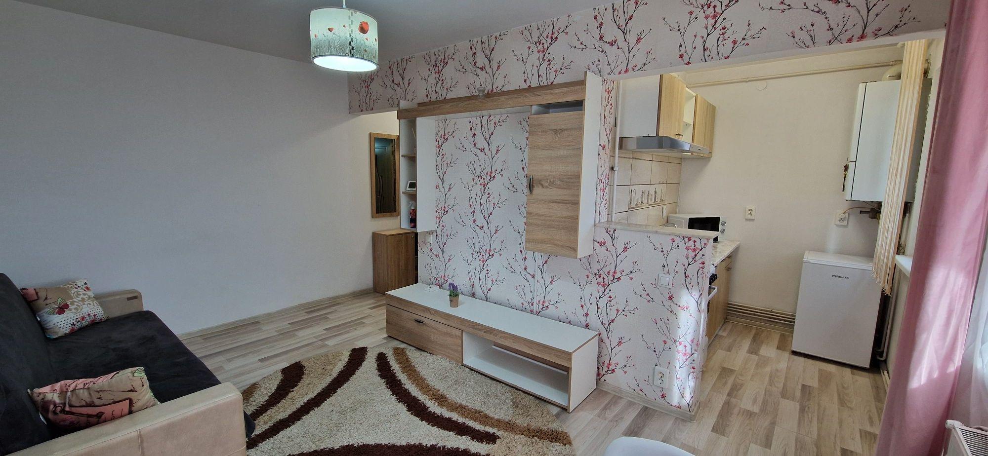 Închiriez apartament micuț și cochet