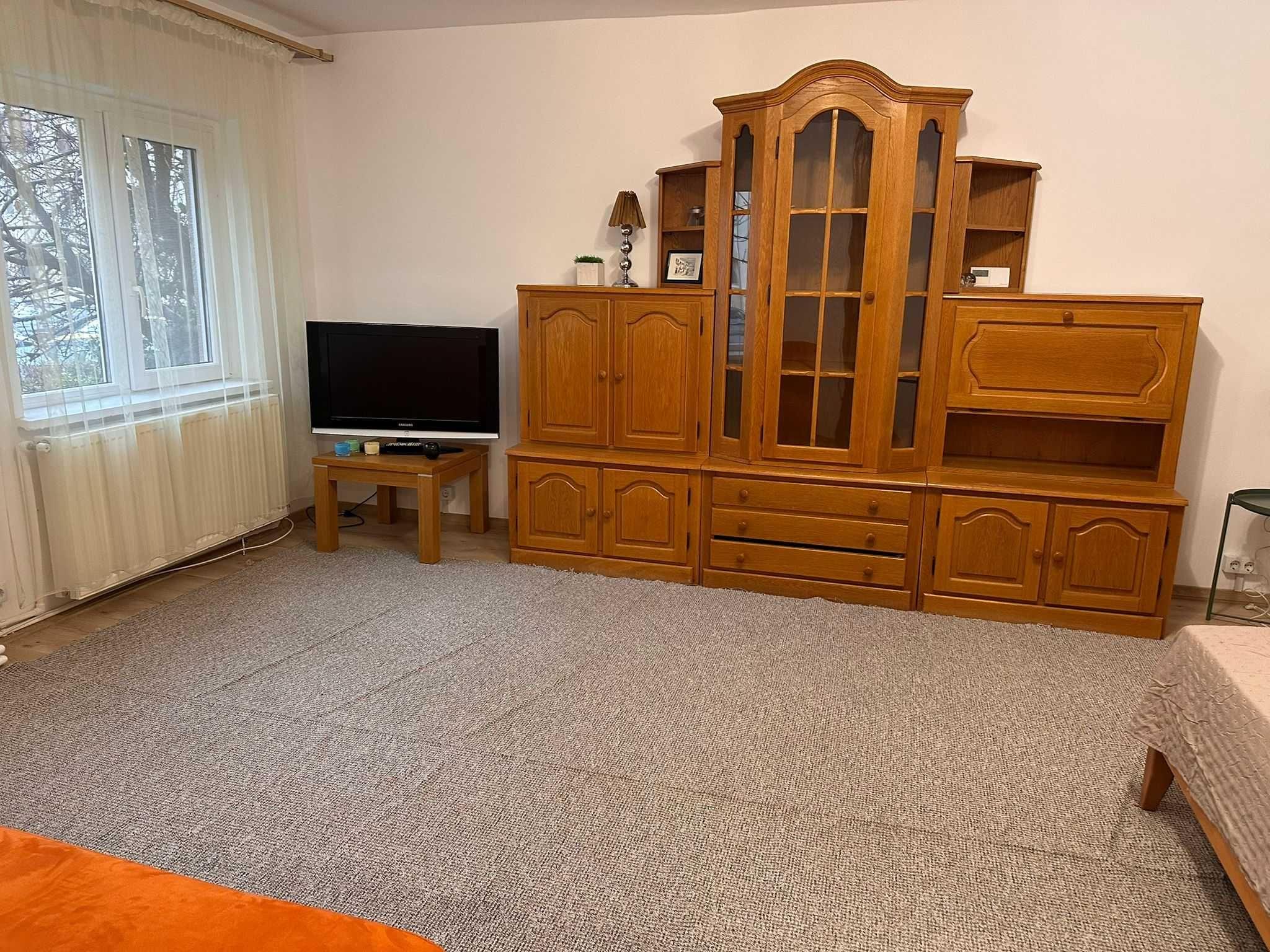 Proprietar, închiriez garsoniera cu contract Anaf _ zona Sineasca - imagine 1