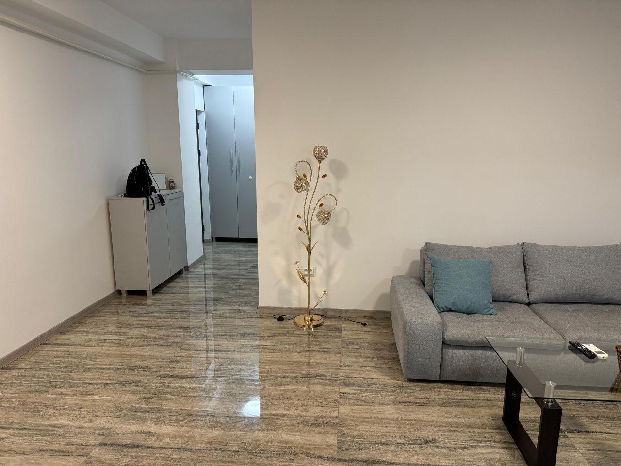 Închiriez apartament in Rovine