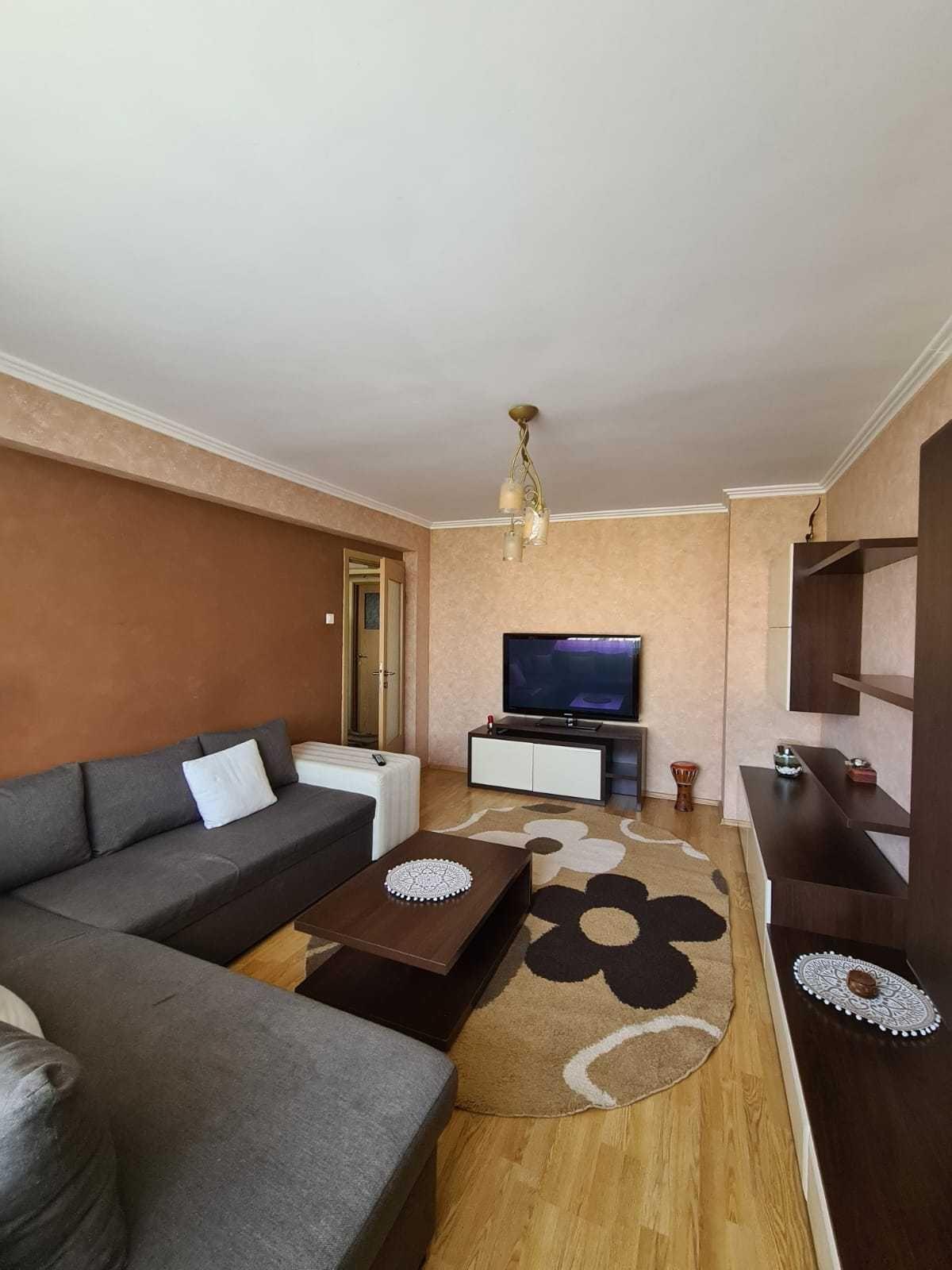 Vând apartament cu 3 camere tip D vis a vis de Lotus Oradea