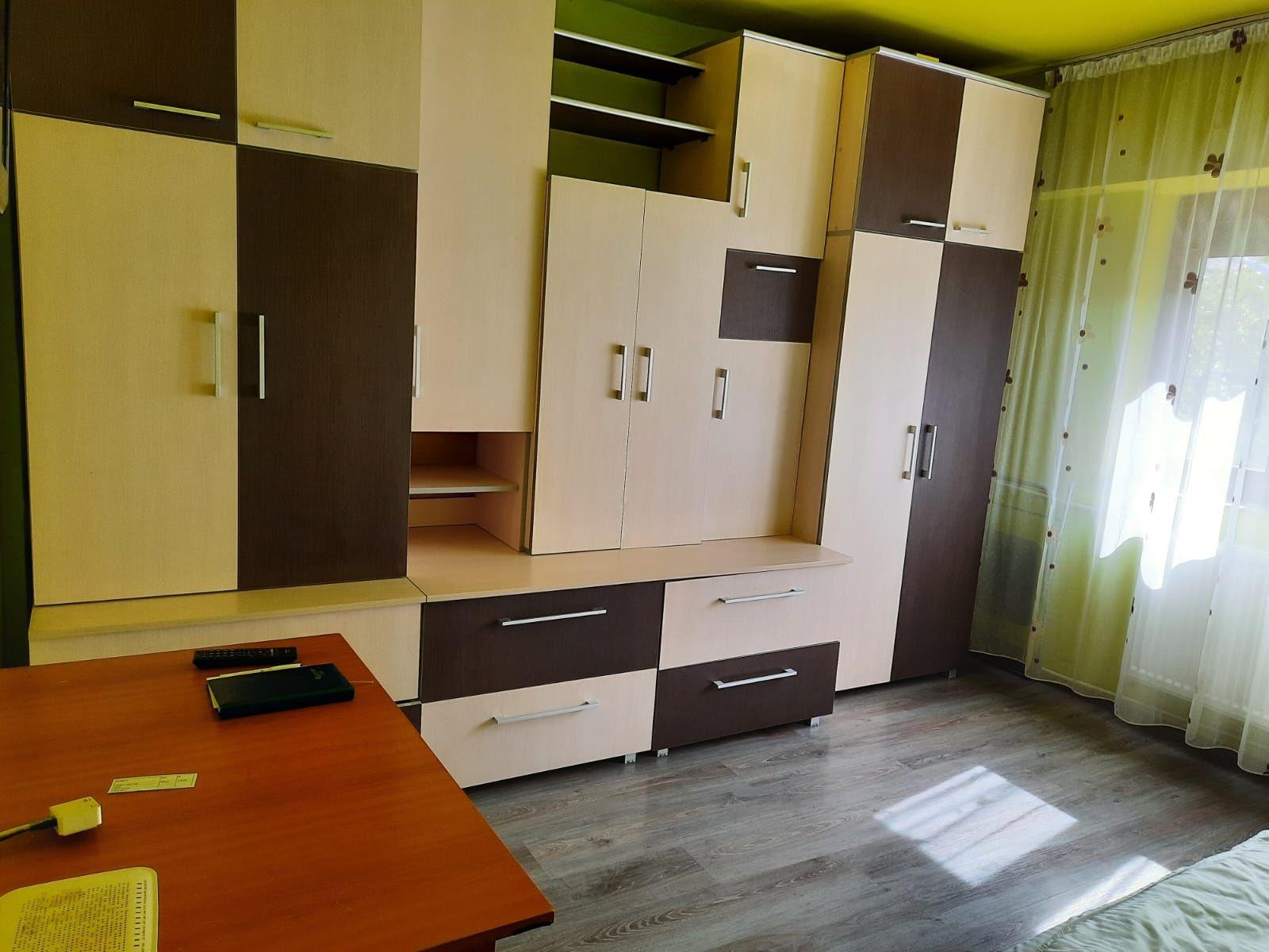 Dau in chirie garsoniera zona Rogerius - imagine 1