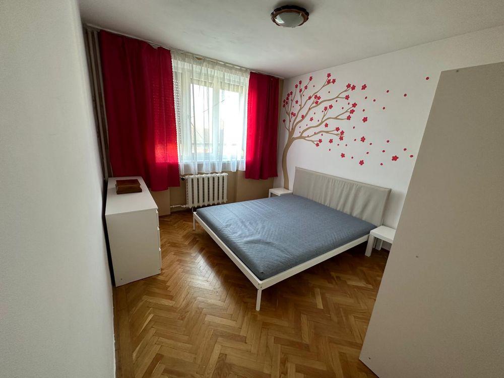 Apartament de închiriat – 3 dormitoare, 2 băi