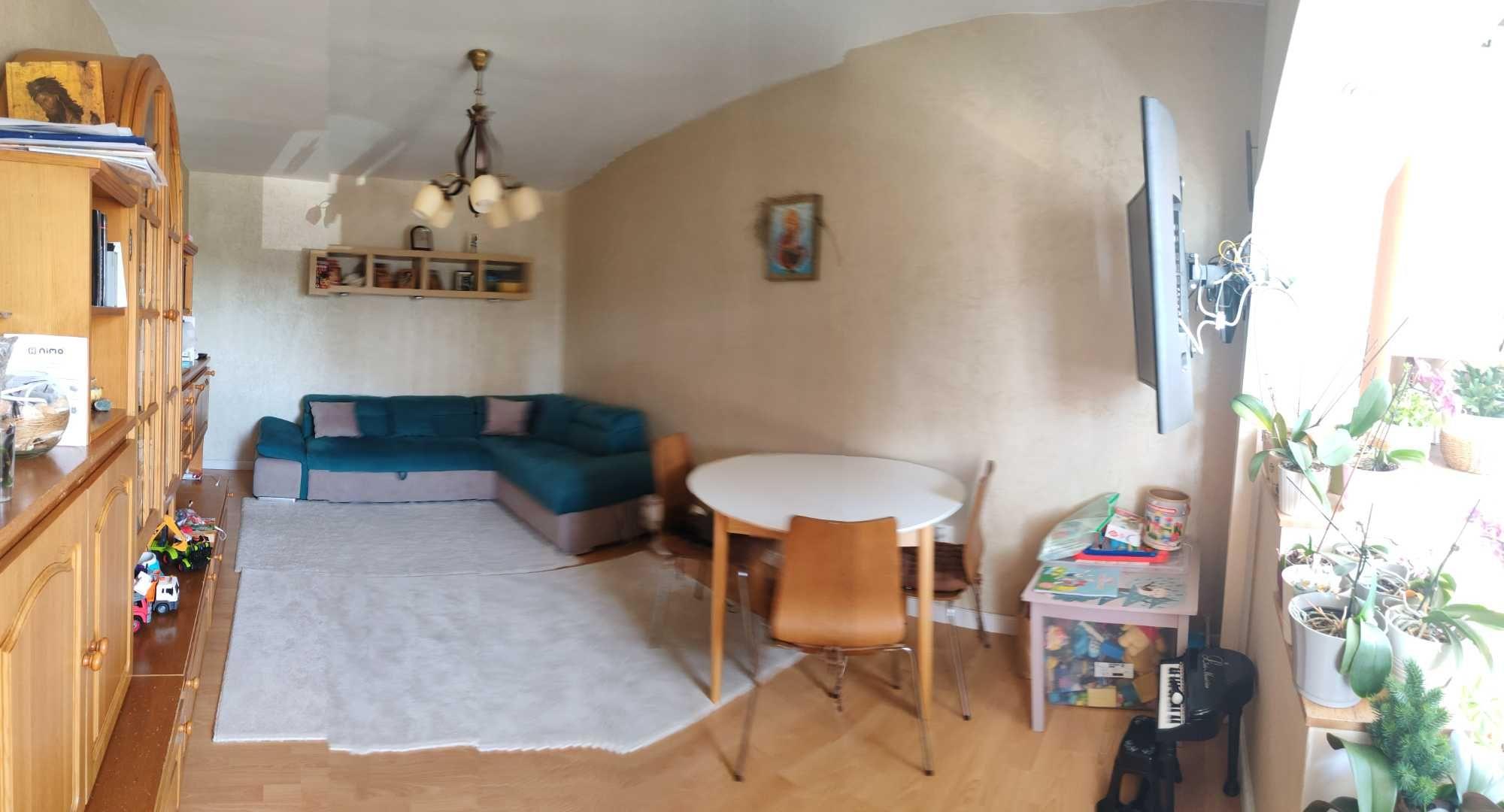 Apartament trei camere de vanzare