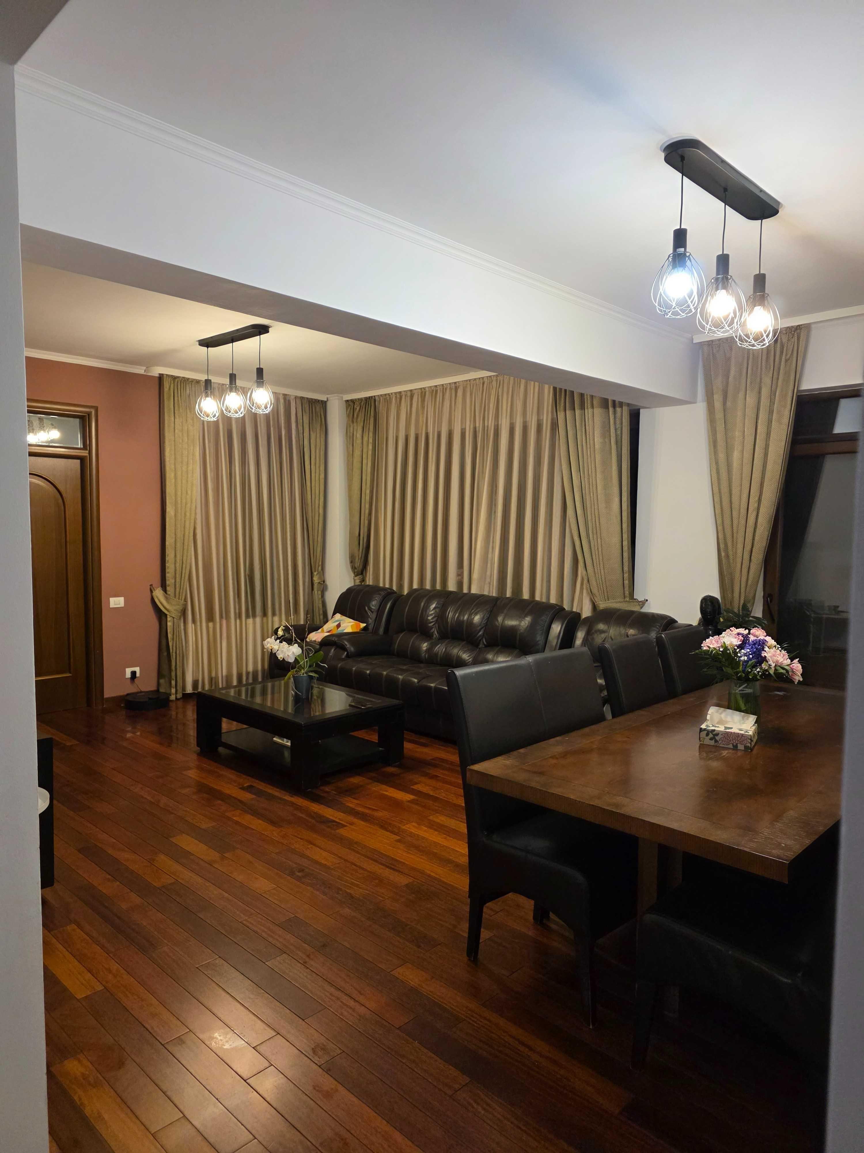 Apartament 3 camere cu curte si parcare proprie Parc Bazilescu