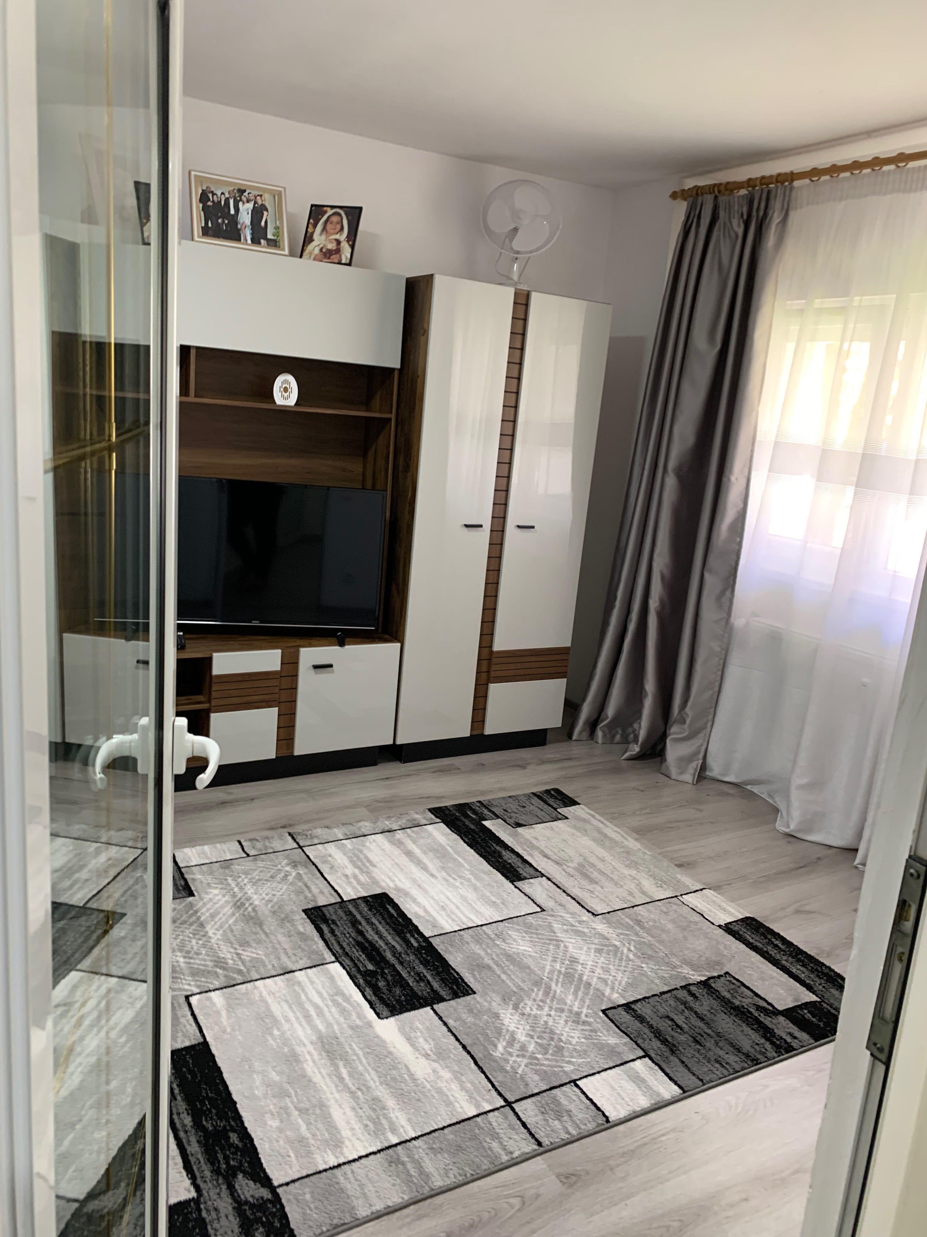Apartament 2 camere decomandat, 5 minute de mers pe jos pana la metrou dristor, complet mobilat si utilat, zona dristor/ramnicu valcea, proprietar