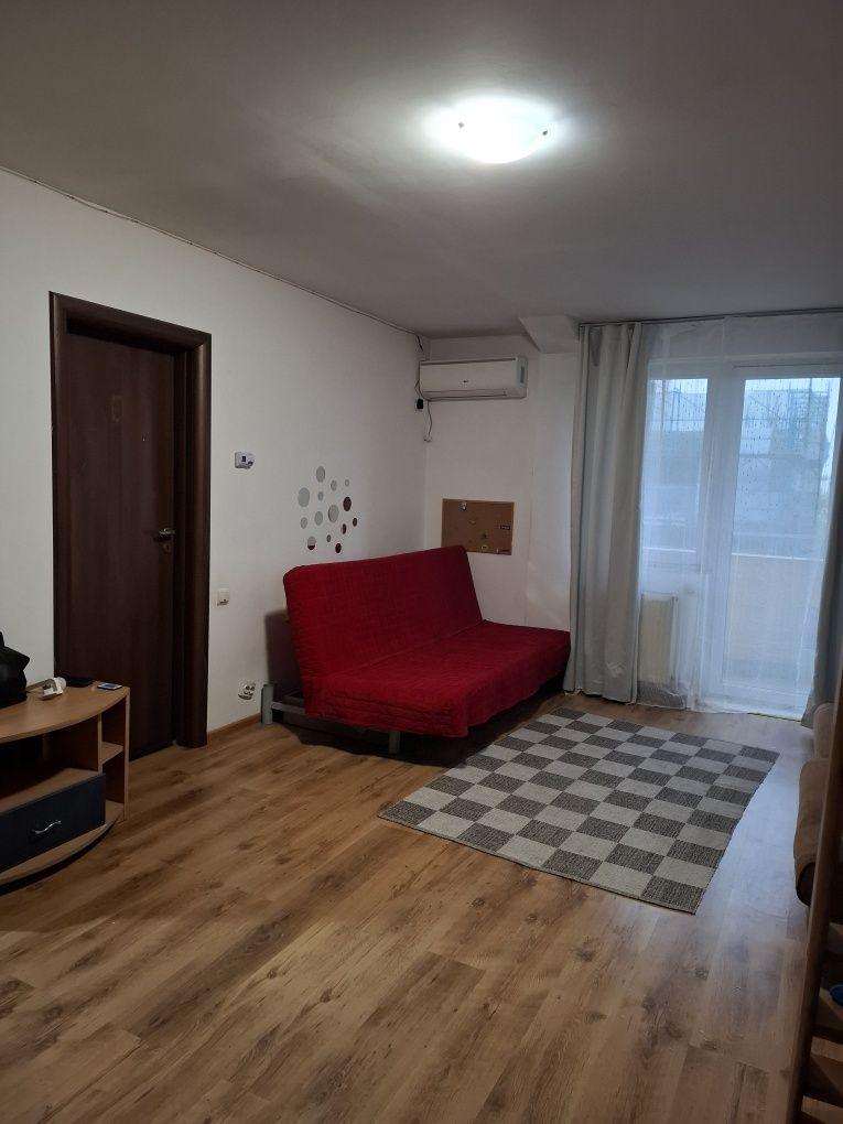 Închiriez garsonieră dublă