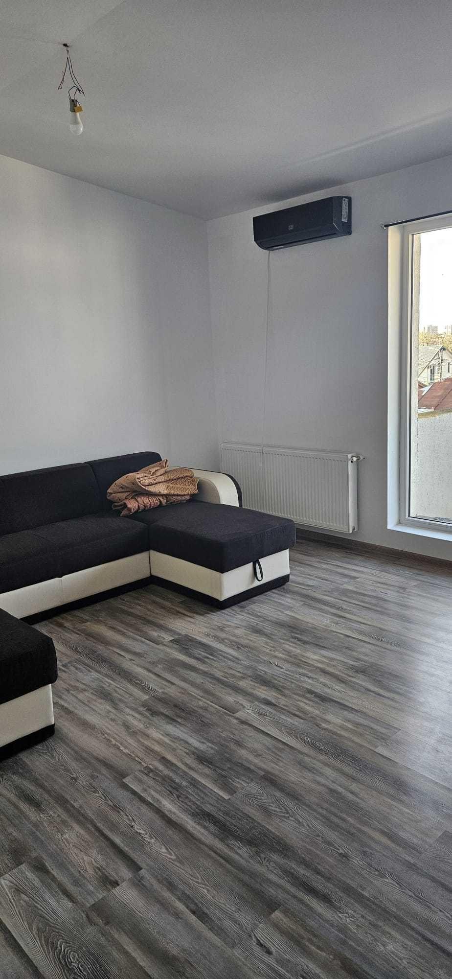 Apartament -3 camere -decomandat-Zona Rahova - 84500 euro