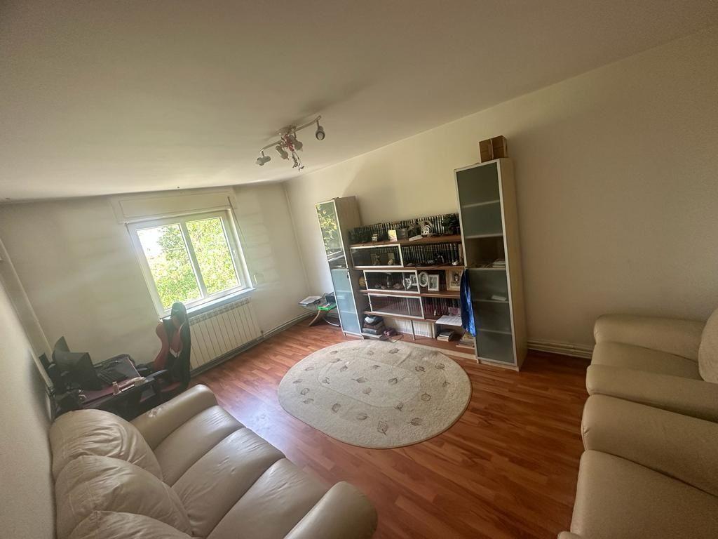 Ofer spre închiriere Ap 3 camere - imagine 1