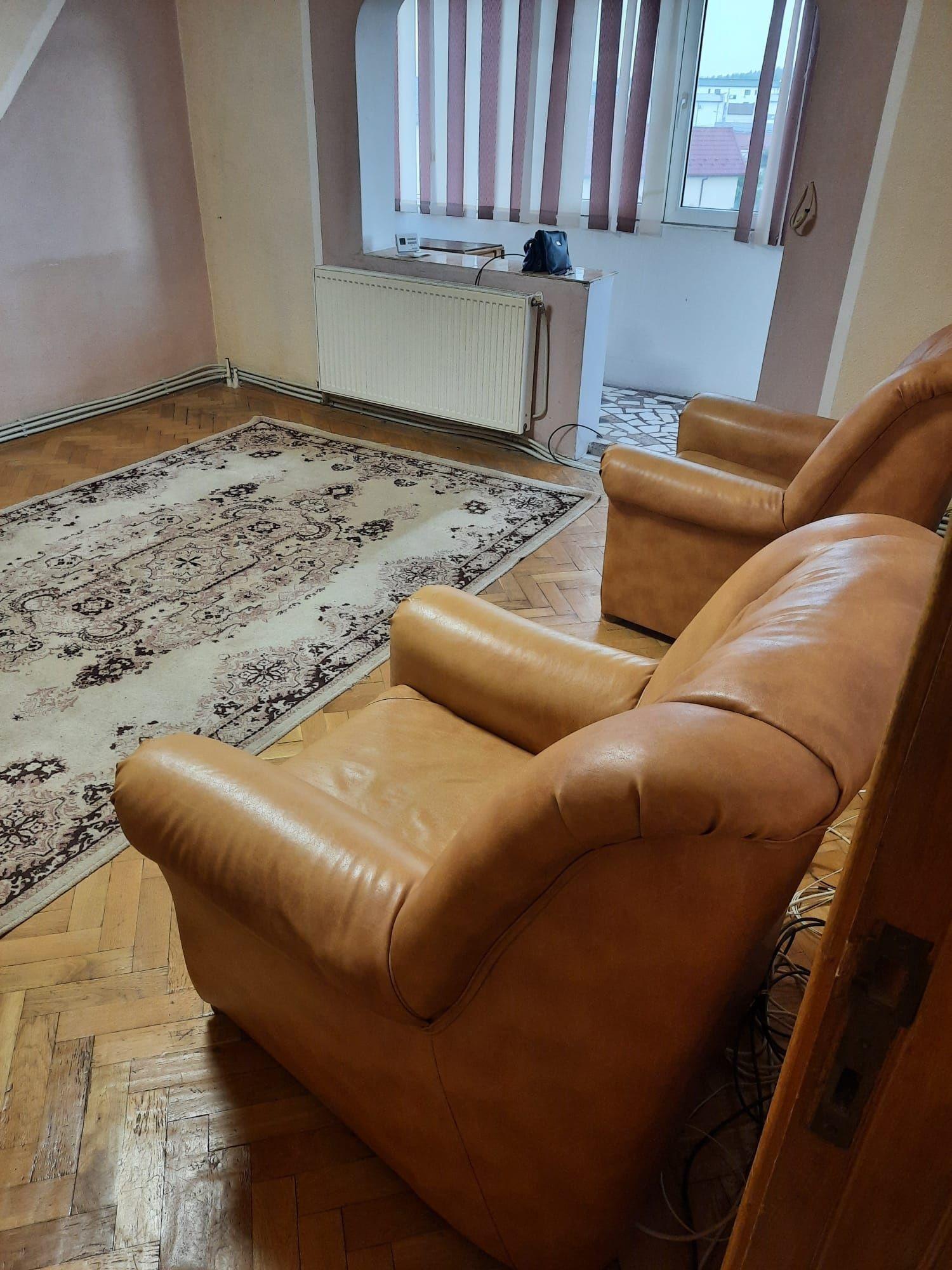 Închiriez apartament Trivale