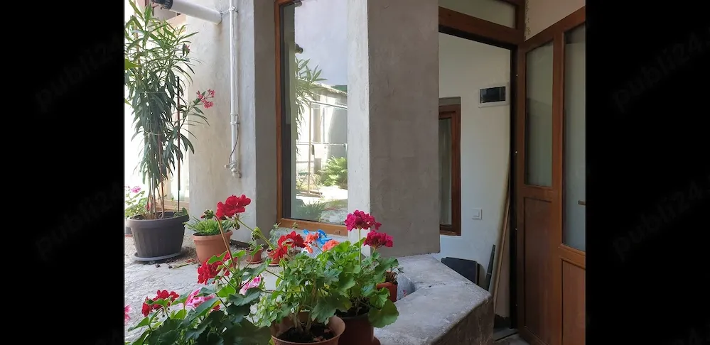 Inchiriez ap 2 camere central, renovat nou