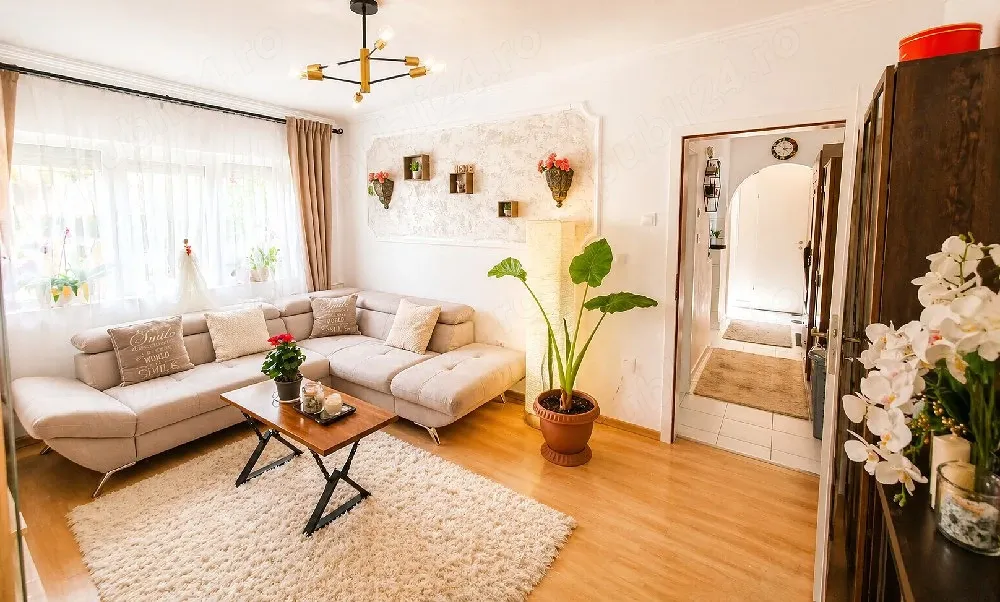 3 Camere I Rogerius | Etaj 2 | Renovat Complet & Izolat | Mobilat Parțial